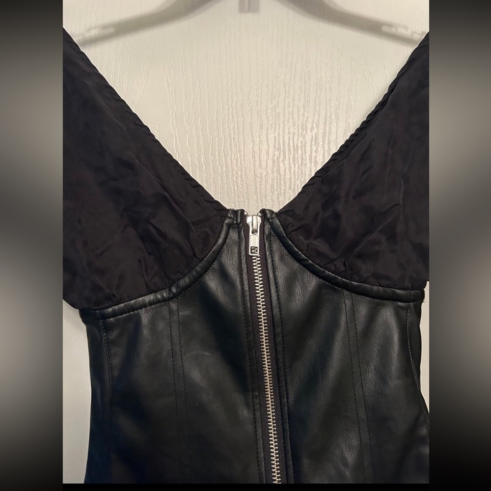 Dress - Picture 8 of 10